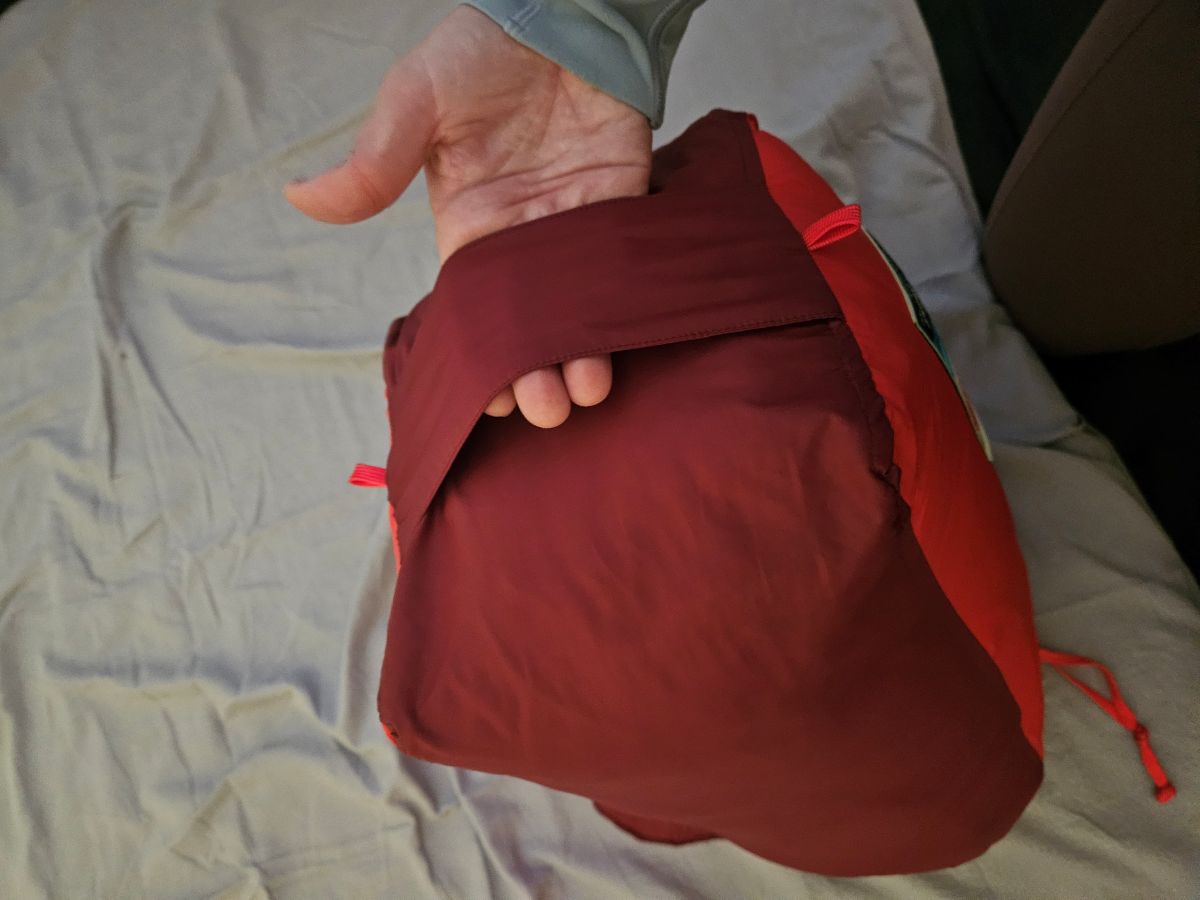 Carry handle on the Nemo Puffin
